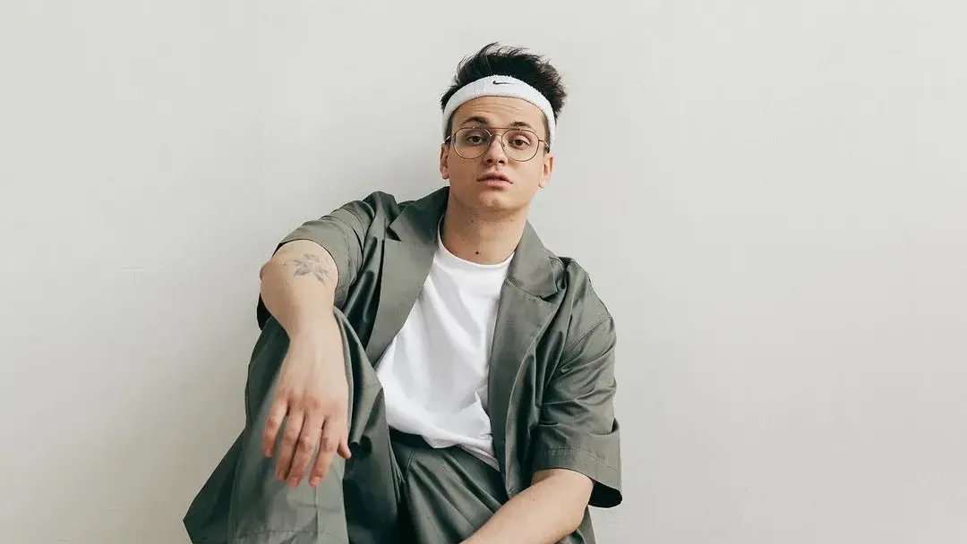 Слава Бустер